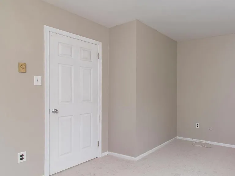 276 Colwyn Ter #1 — Photo 6