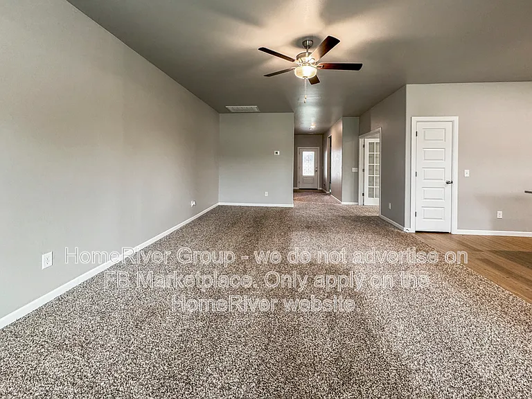 2516 Rosewood Ln — Photo 2