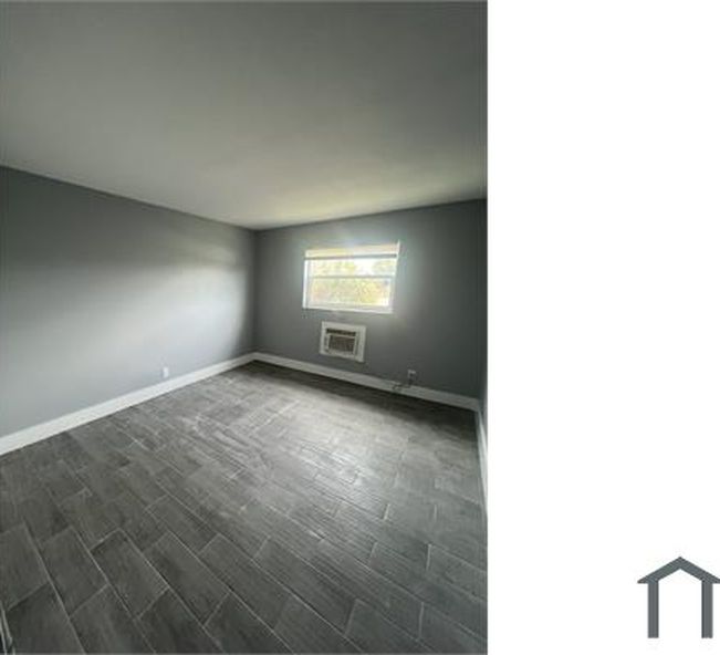 1150 E Sample Rd APT 103, photo 5