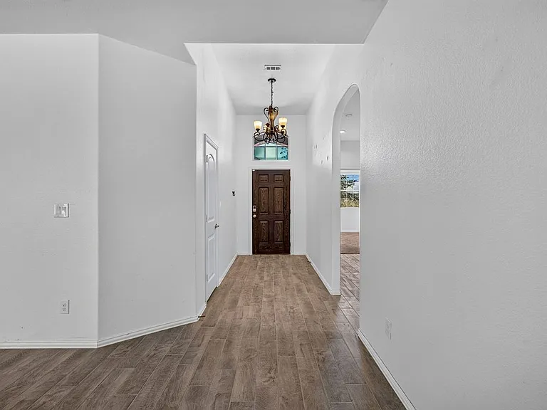 7305 Fossell Ranch Rd — Photo 2