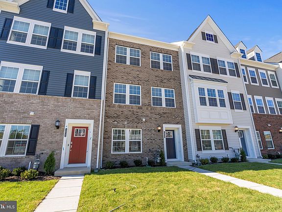 2nd image of 1830 Parham Way
