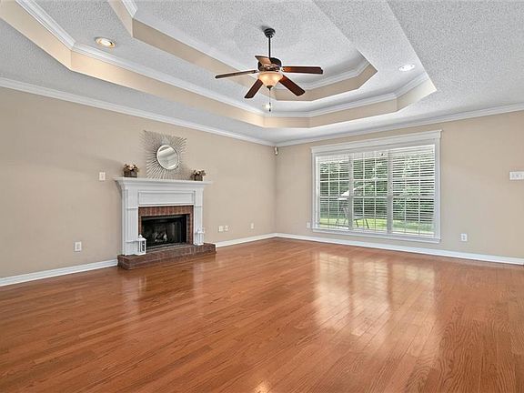 5th image of 1841 Woodland Hills Dr W