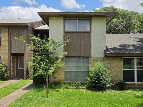 1402 S Carrier Pkwy APT 307, Grand Prairie, TX 75051
