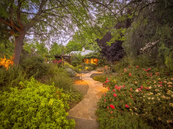 3037 Bertis Dr, Sacramento, CA 95821