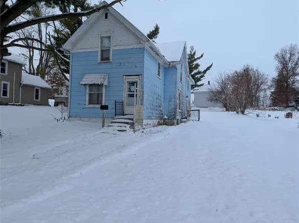 1612 9th Ave, Belle Plaine, IA 52208