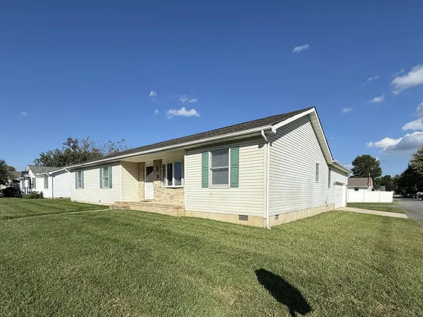 961 Woodford Dr, Dover, DE 19904