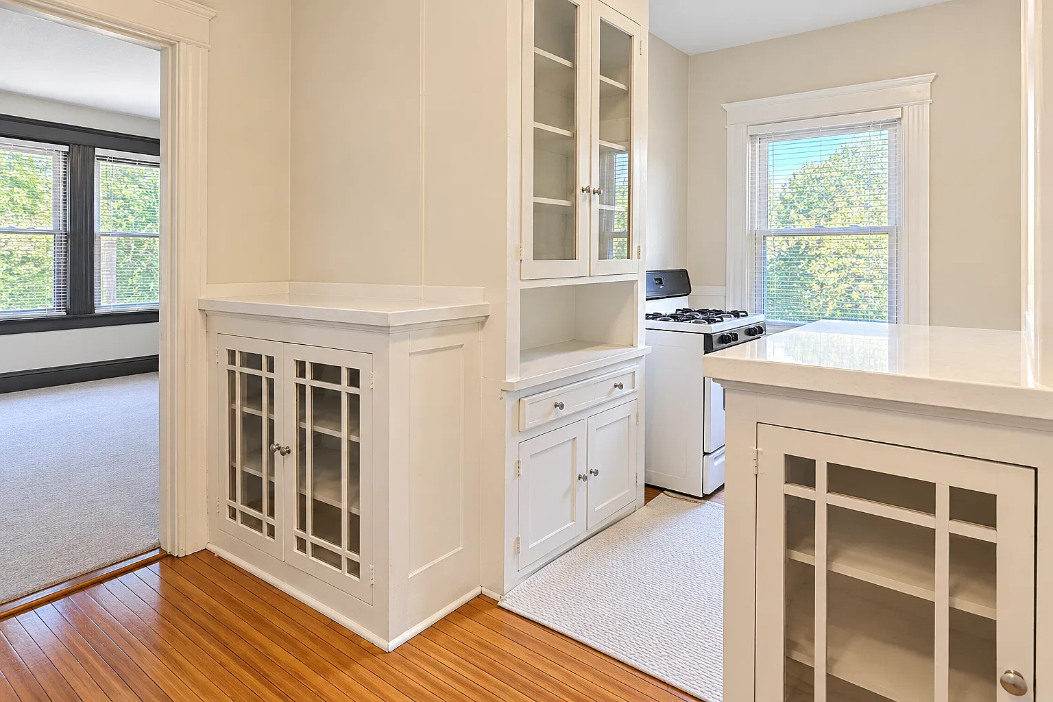 1 bed, $1,049 — Photo 2