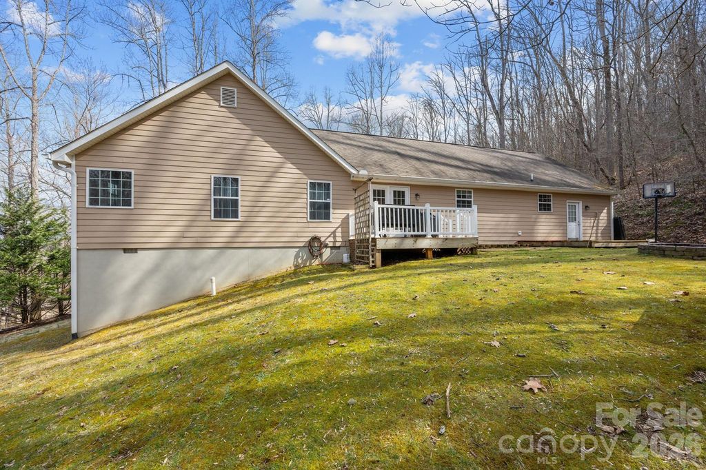 400 Honey Locust Trl, Whittier, NC - More