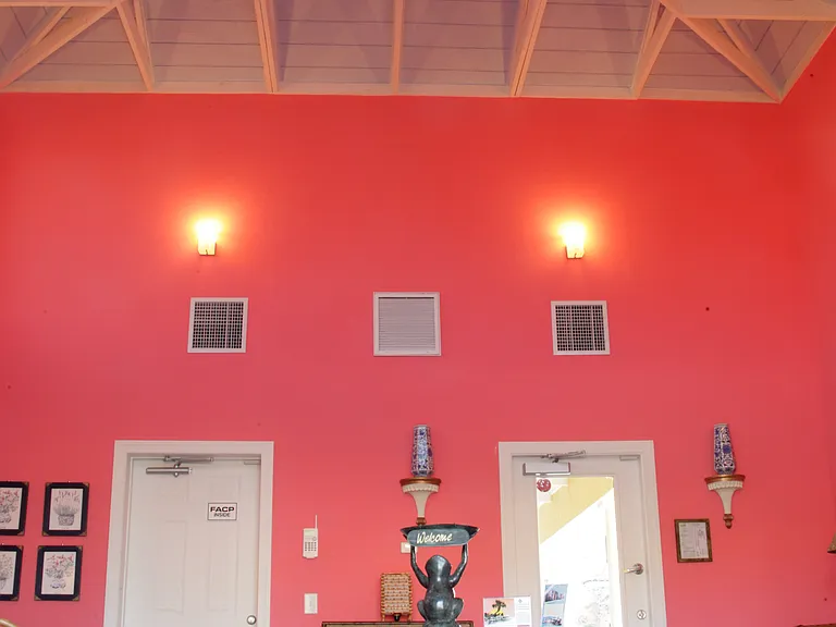 Beachside Apartments — Photo 3