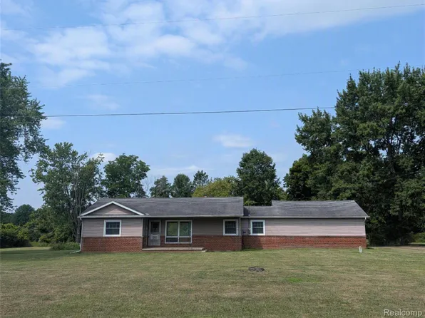 9057 N Vassar Rd, Mount Morris, MI 48458