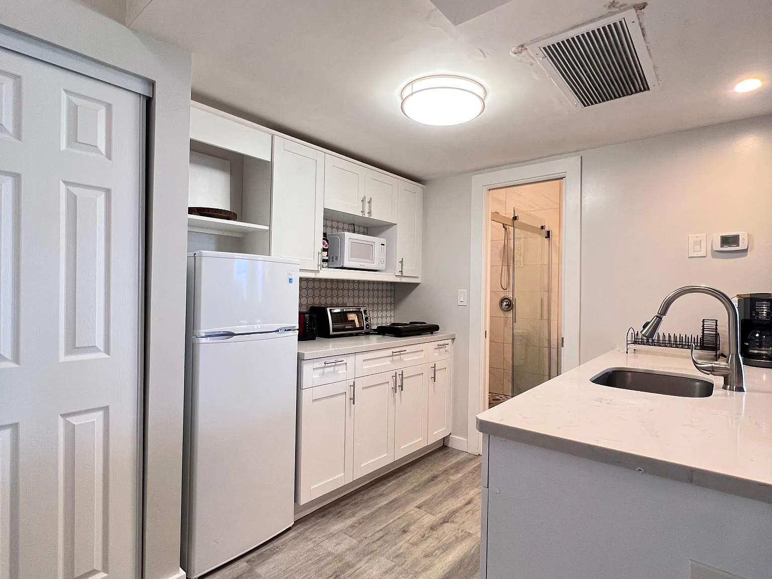 26 Diplomat Pkwy — Photo 3