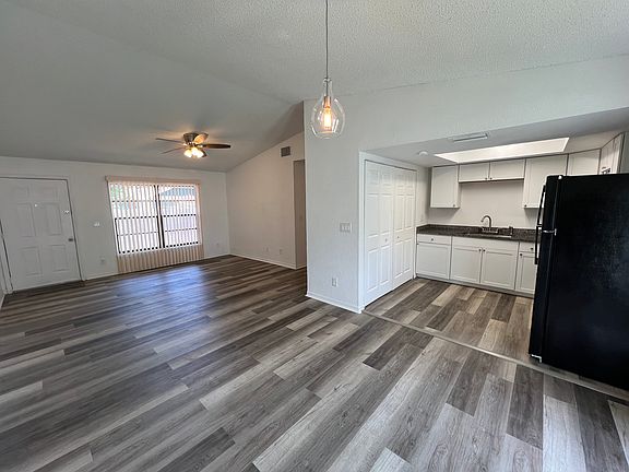 2nd image of 2773 Cypress Dr #B
