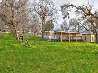 400 Lincoln St, Moro, OR 97039