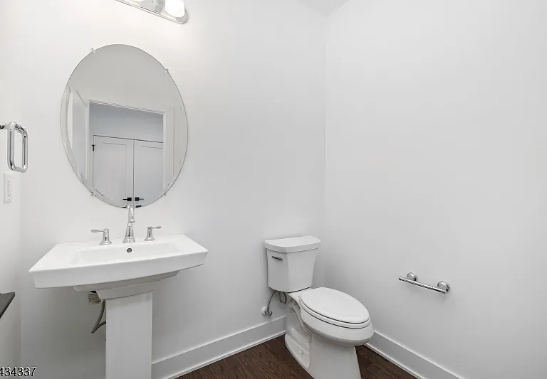 45 Swenson St — Photo 9