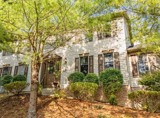 1014 Deerwood Dr, Morgantown, WV 26508