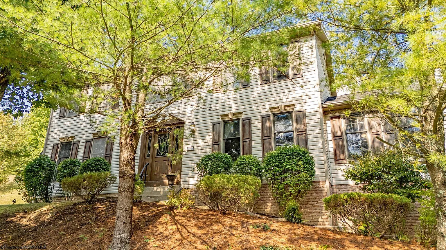 1014 Deerwood Dr photo 1