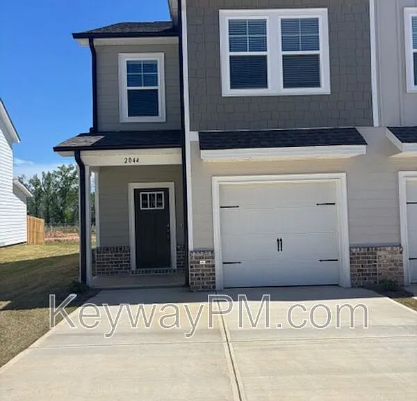 2044 Denmark Ave — Photo 2