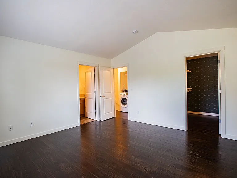 8450 NE Noelle Way — Photo 9