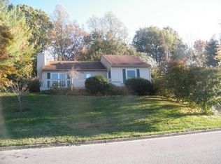 5517 N Garden Ln, Roanoke, VA 24019