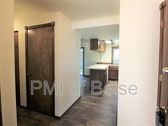3rd image of 11743 W Powderhorn Ct