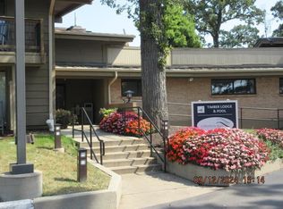 2400 E Geneva St #1317, Delavan, WI 53115