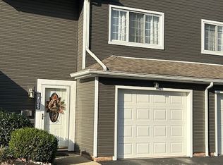 1742 Walnut Ln #35, Rocky River, OH
