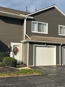 1742 Walnut Ln #35, Rocky River, OH, 44116