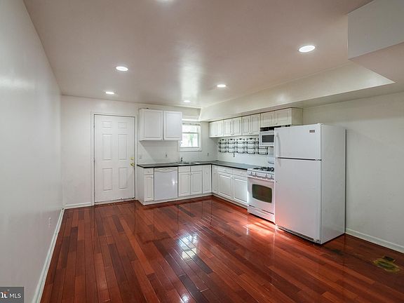 3rd image of 1222 South St Unit 2