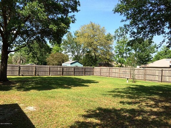 2nd image of 805 Sandlewood Dr