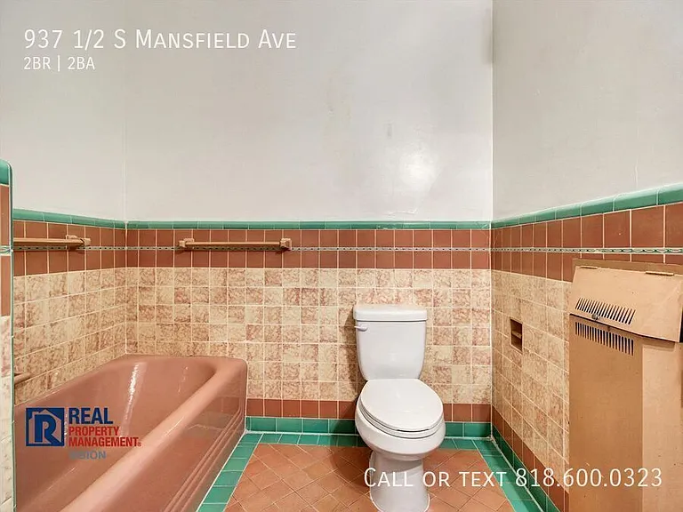 937 1/2 S Mansfield Ave — Photo 31