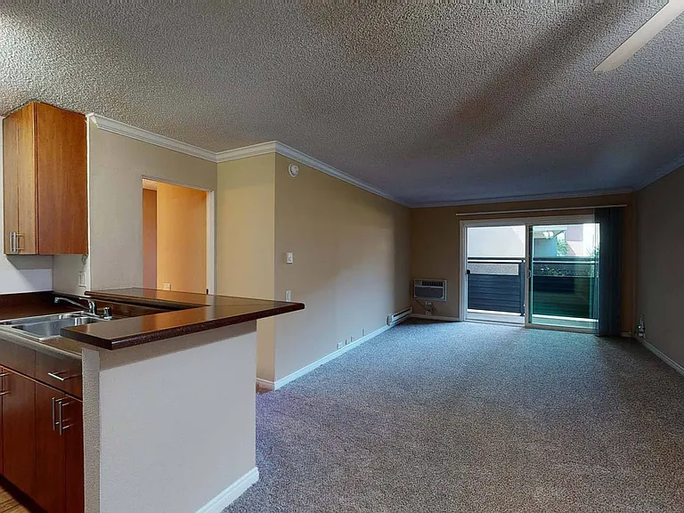 Eight 80 Newport Beach — Photo 179