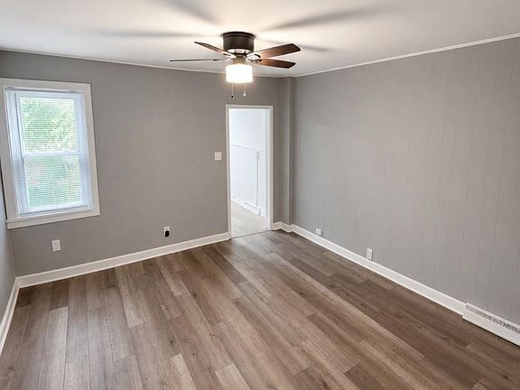 5th image of 3027 W 6th St