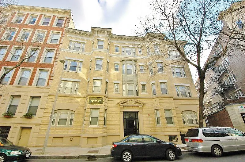 Studio, 999 sqft, $2,100 — Photo 2