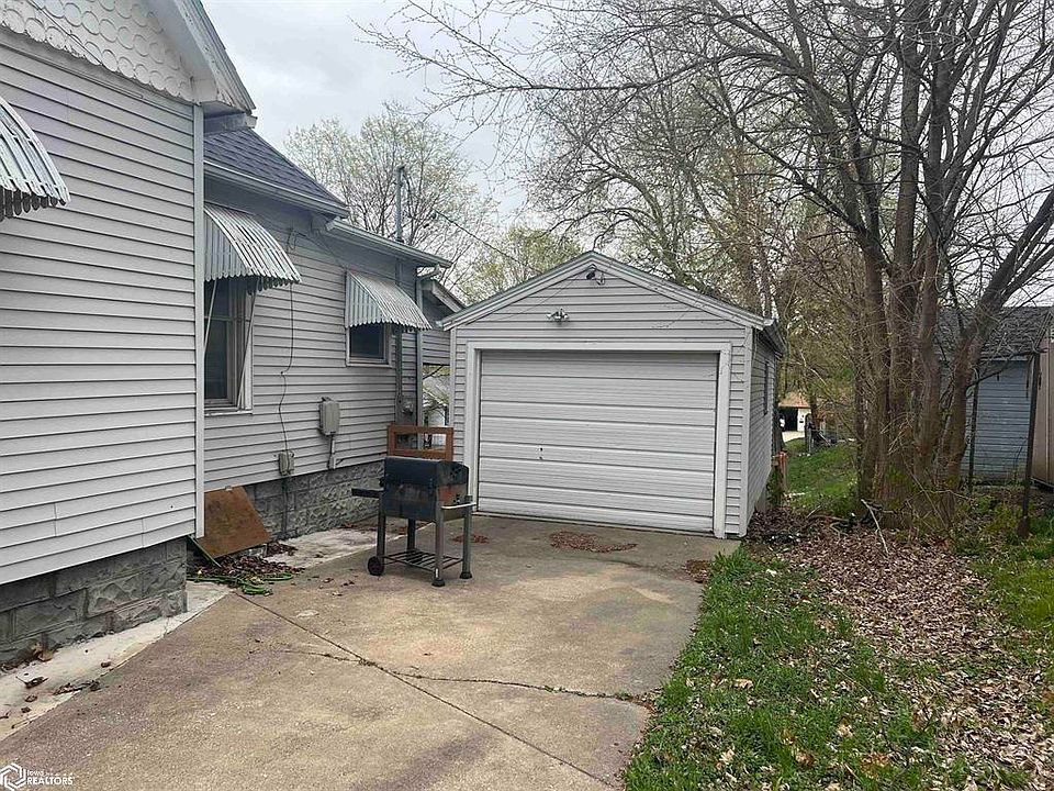 312 N 4th St, Oskaloosa, IA 52577 Zillow