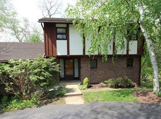 877 Old Hickory Rd, Pittsburgh, PA 15243