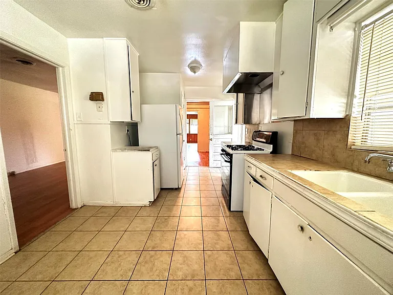 5210 Stuyvesant Ln — Photo 11