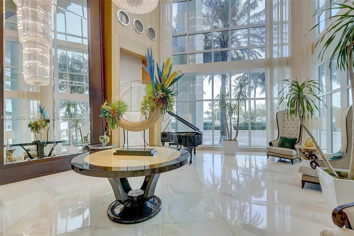 Building Photo - 1 N Ocean Blvd #1011