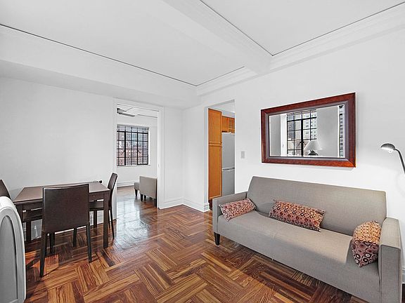 4th image of 320 E 42nd St APT 2310