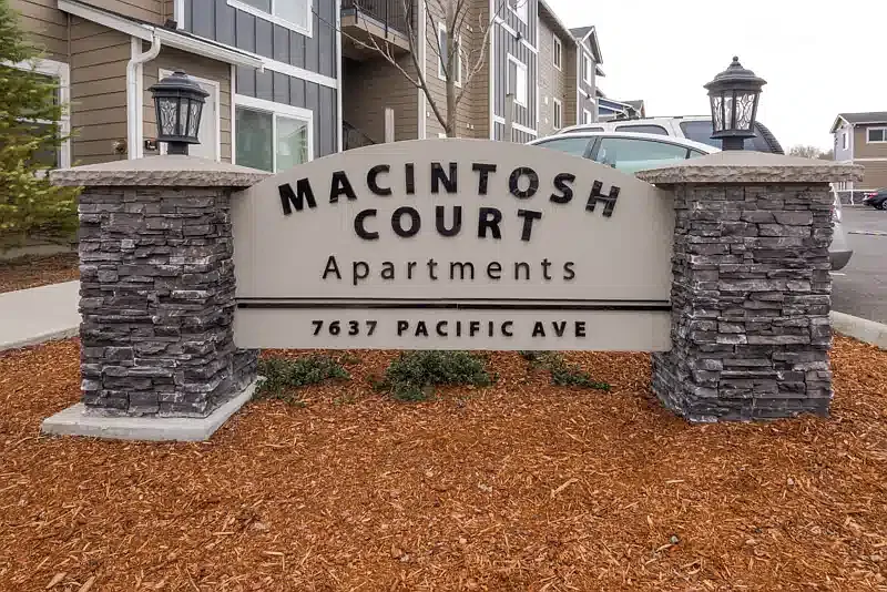 Macintosh Court Apartments — Photo 3