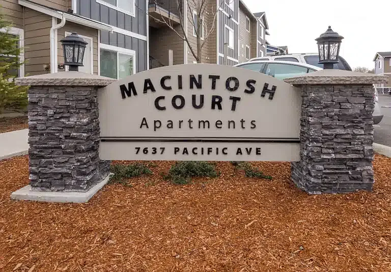Macintosh Court Apartments — Photo 3