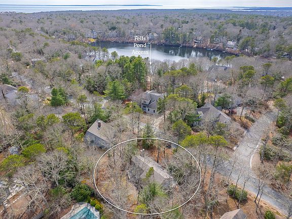 5th image of 213 Fells Pond Road