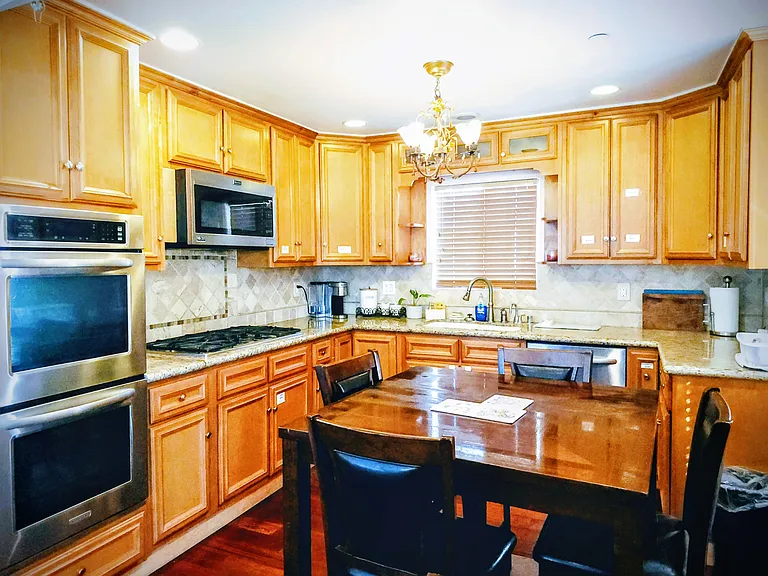 2421 Ruhland Ave — Photo 13