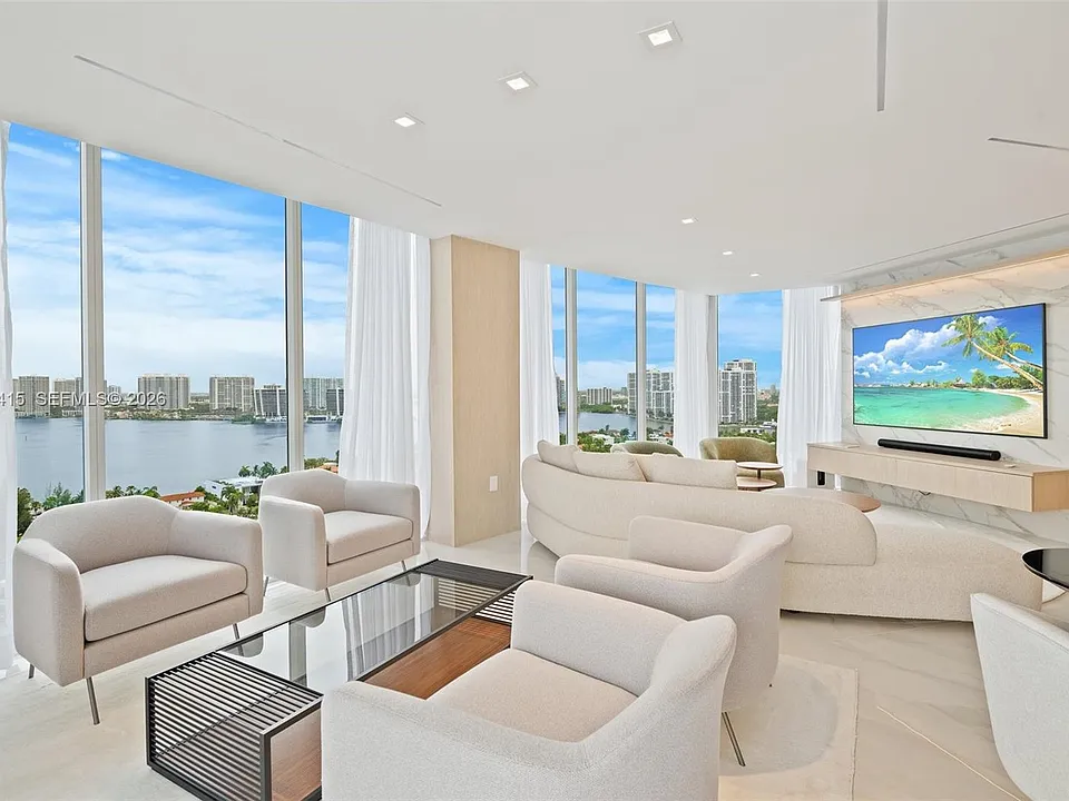 18671 Collins Ave #2103