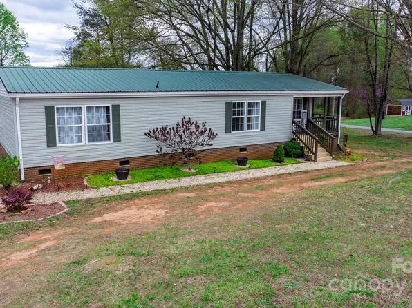 3901 Old Brittain Rd, Hickory, NC 28602