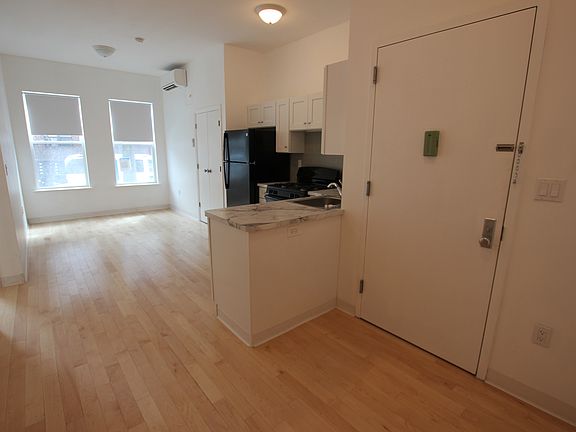 3rd image of 251 Powers St APT 1R