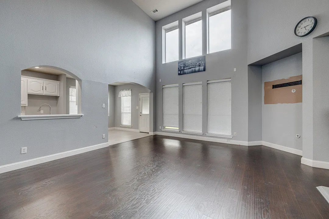 5824 Ivy Glen Dr — Photo 3