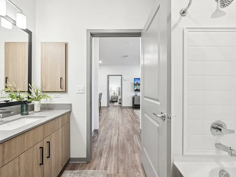 The Garrison Luxury Apartments — Photo 19