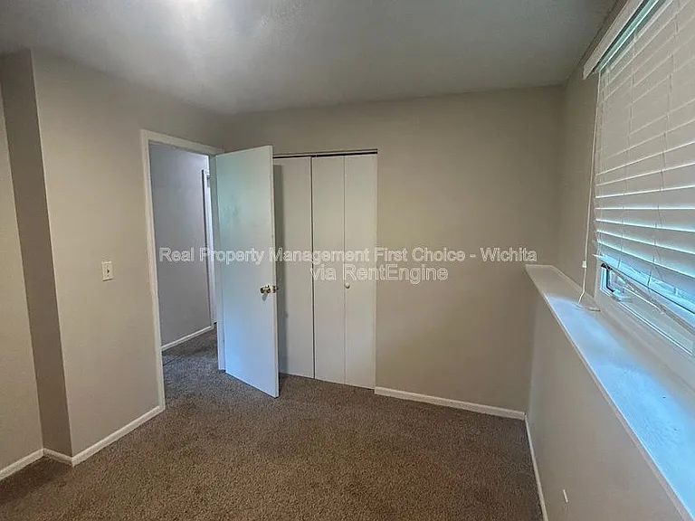 3147 N Brookfield Ct — Photo 2