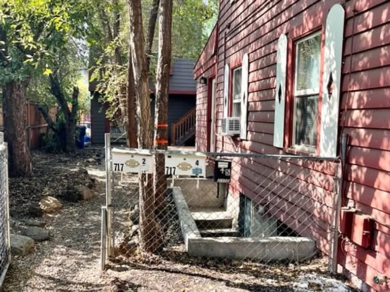 Georgia Ave, 717 NW - 00717-GEOR-00 — Photo 2
