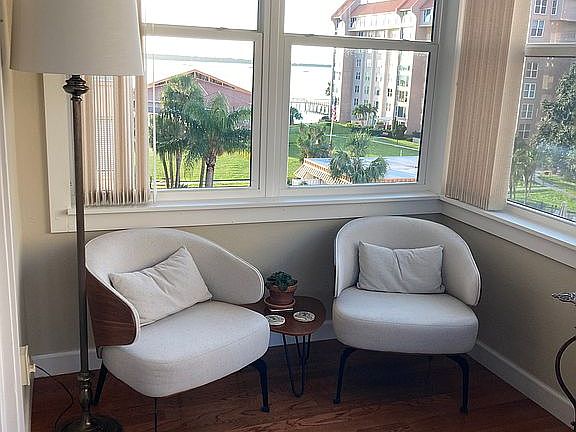 5th image of 620 Edgewater Dr Unit 501